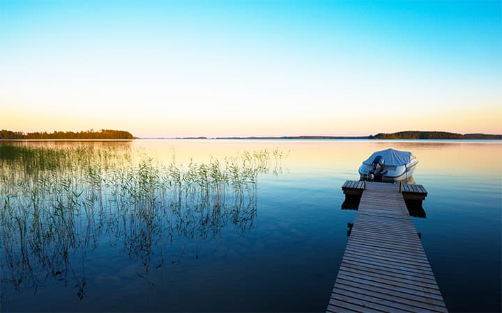 Koppla av i en strandnära stuga